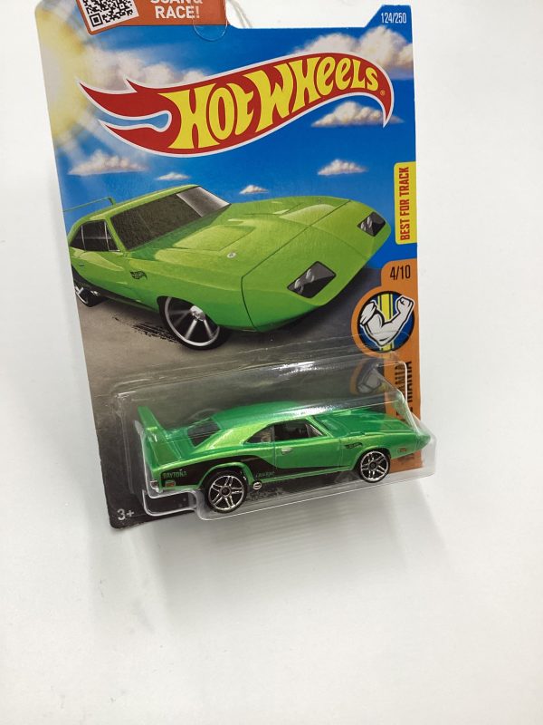 2016 Hot Wheels #124 69 DODGE CHARGER DAYTONA Green Target Spring Card 236E Fashion